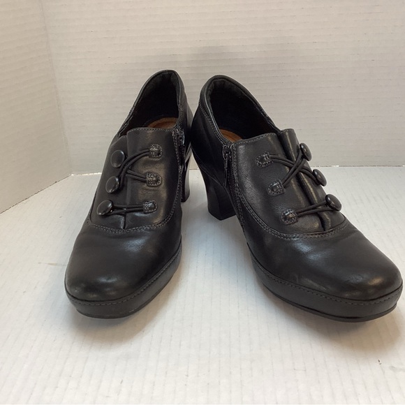 Clarks Artisan Women’s Leather Slip On Comfort Heels Women’s Size 7M - Picture 1 of 10